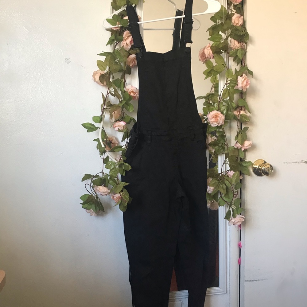 Pacsun black skinny overalls
